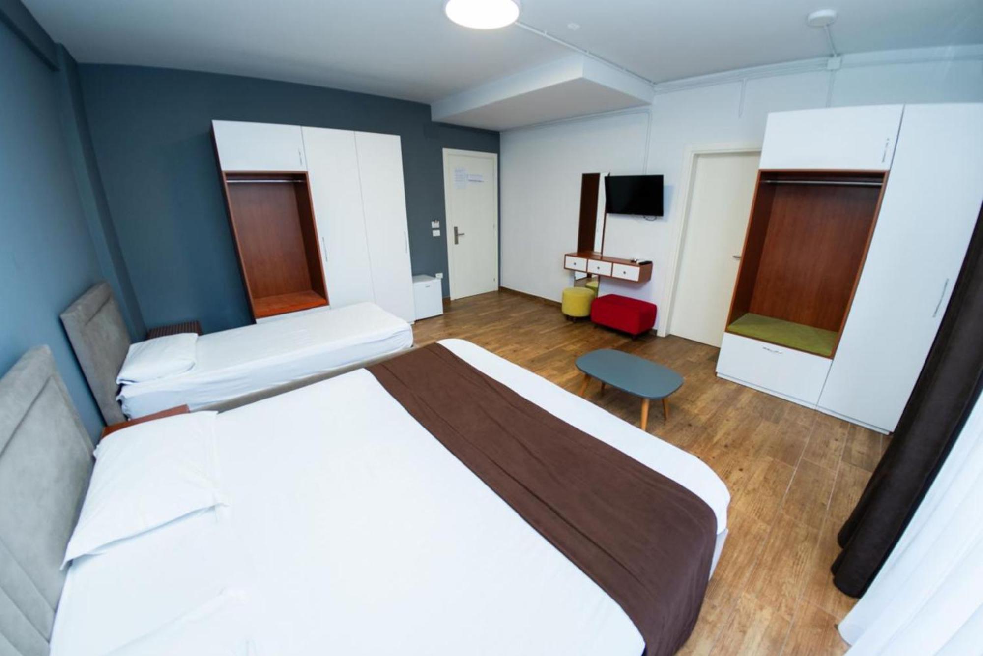 Olivar Hotel Tirana Selitë e Vogël Exteriör bild