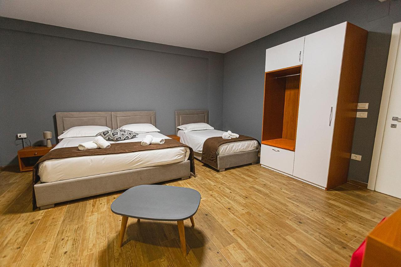 Olivar Hotel Tirana Selitë e Vogël Exteriör bild