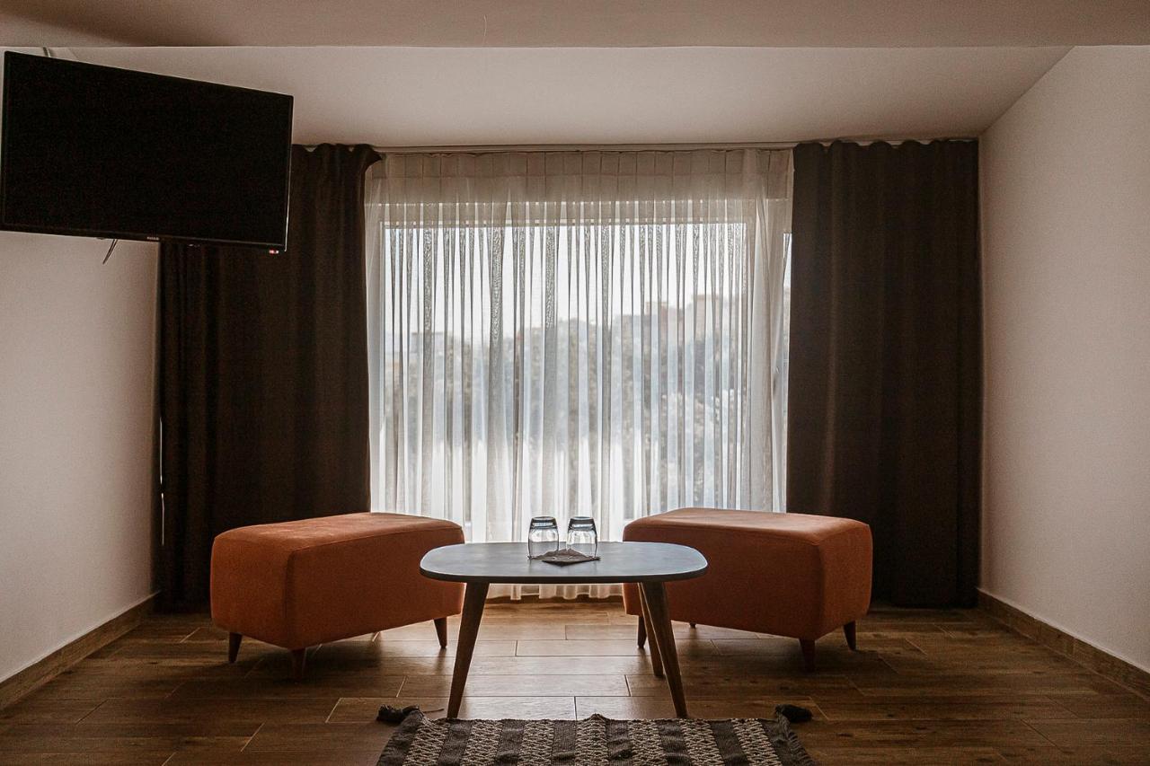 Olivar Hotel Tirana Selitë e Vogël Exteriör bild